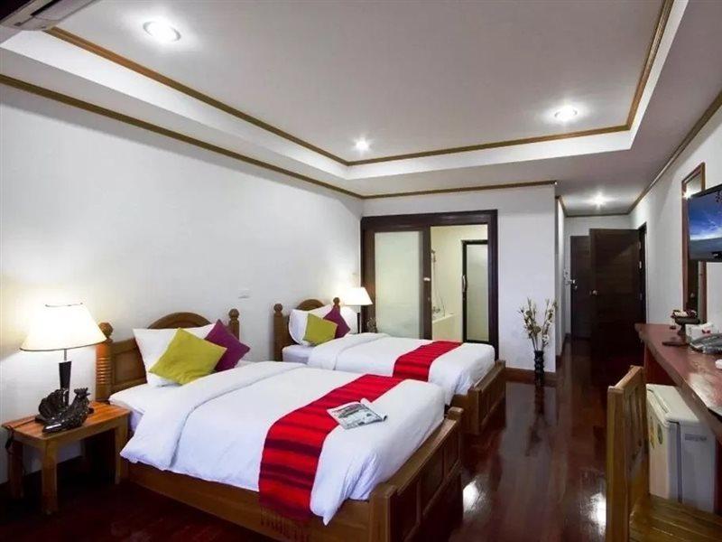 Lipa Bay Resort Lipa Noi Esterno foto