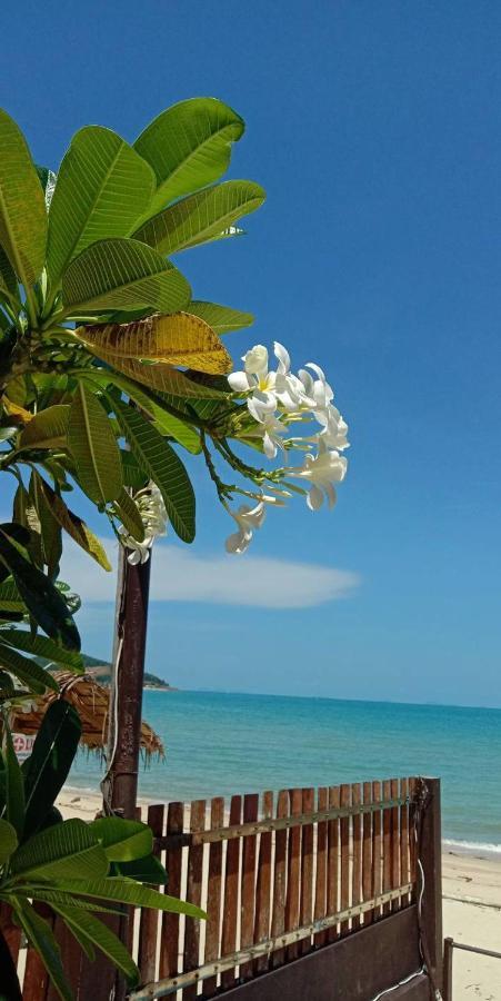 Lipa Bay Resort Lipa Noi Esterno foto