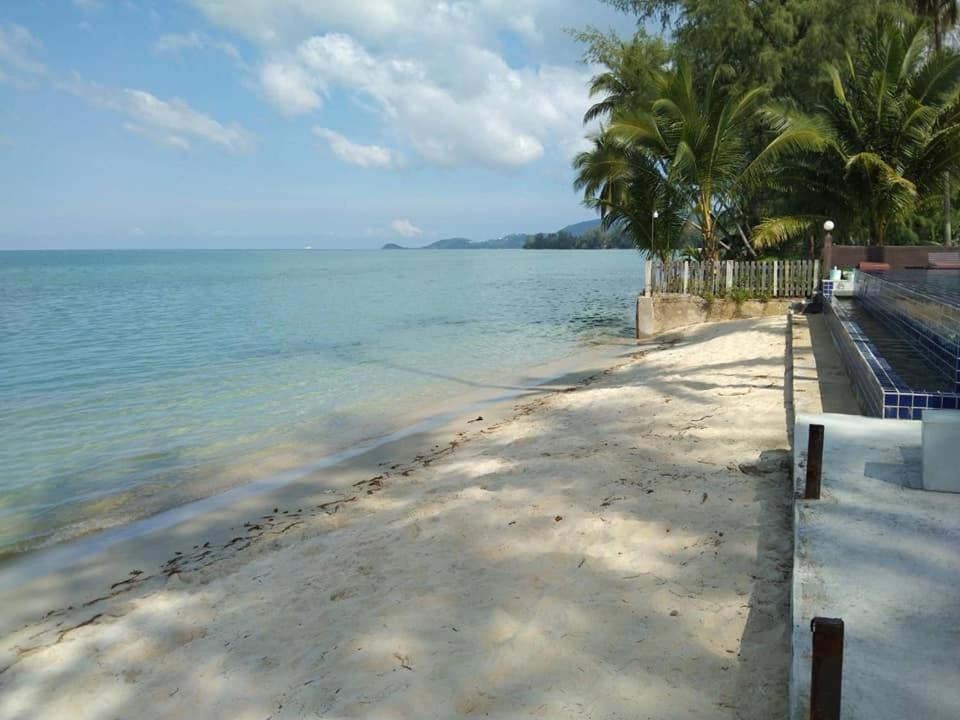Lipa Bay Resort Lipa Noi Esterno foto