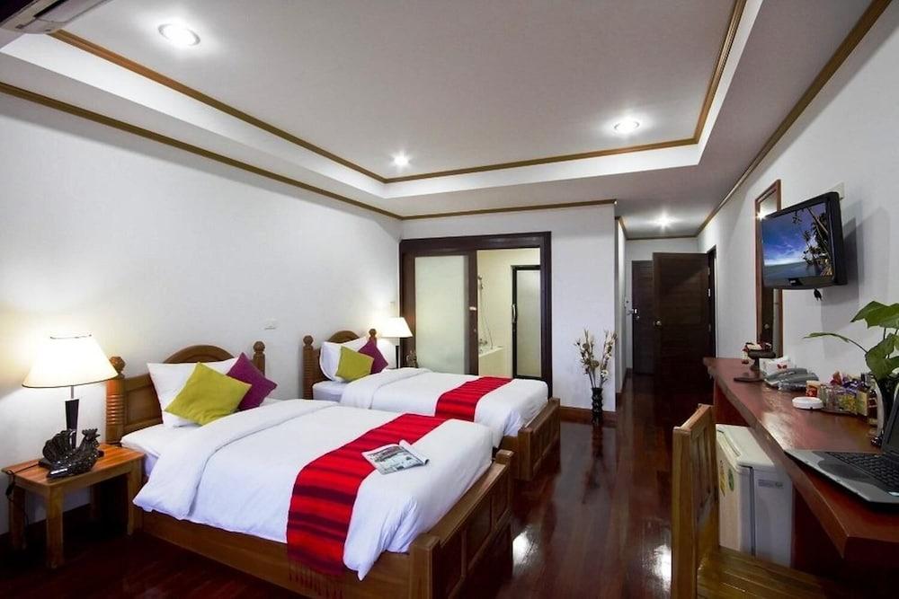 Lipa Bay Resort Lipa Noi Esterno foto