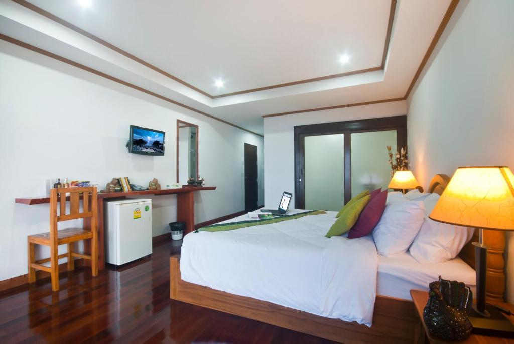 Lipa Bay Resort Lipa Noi Esterno foto