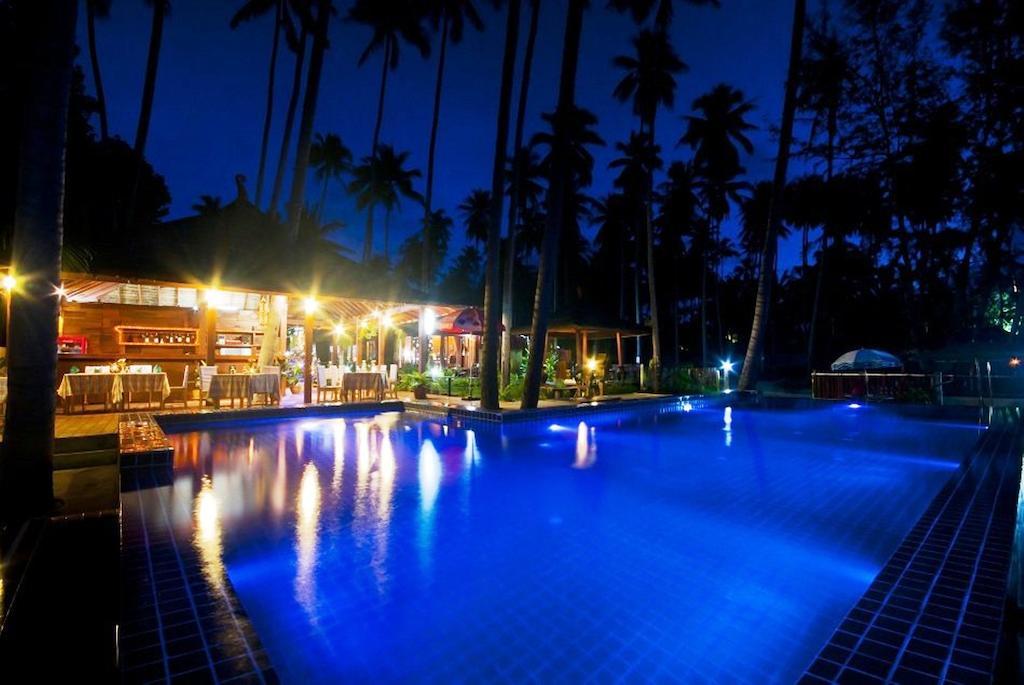 Lipa Bay Resort Lipa Noi Esterno foto